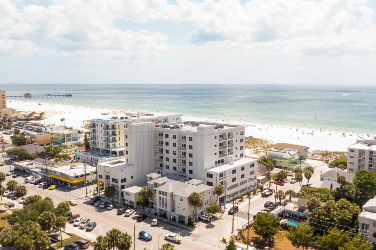 Coastal Sea Side Townhome - Walk To Beach! Клиъруотър Бийч Екстериор снимка