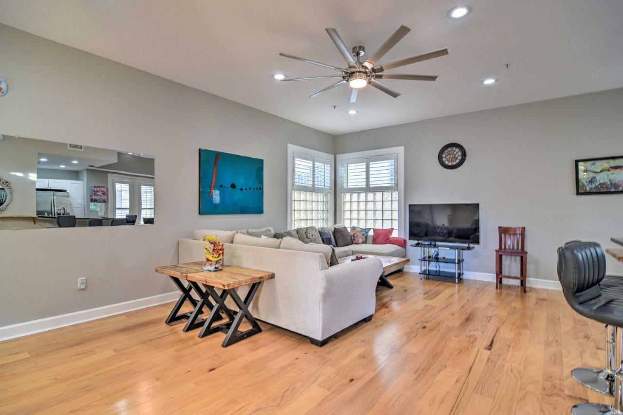 Coastal Sea Side Townhome - Walk To Beach! Клиъруотър Бийч Екстериор снимка