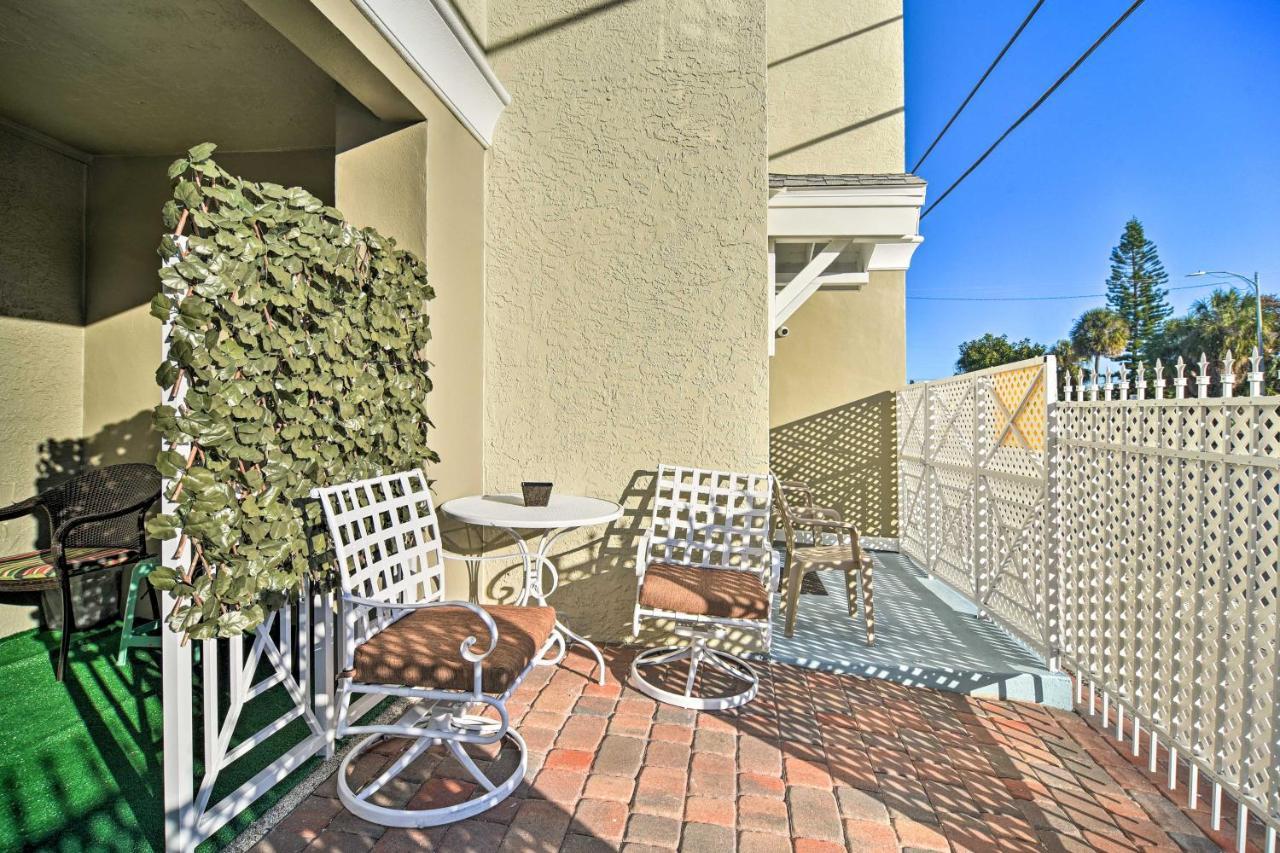 Coastal Sea Side Townhome - Walk To Beach! Клиъруотър Бийч Екстериор снимка